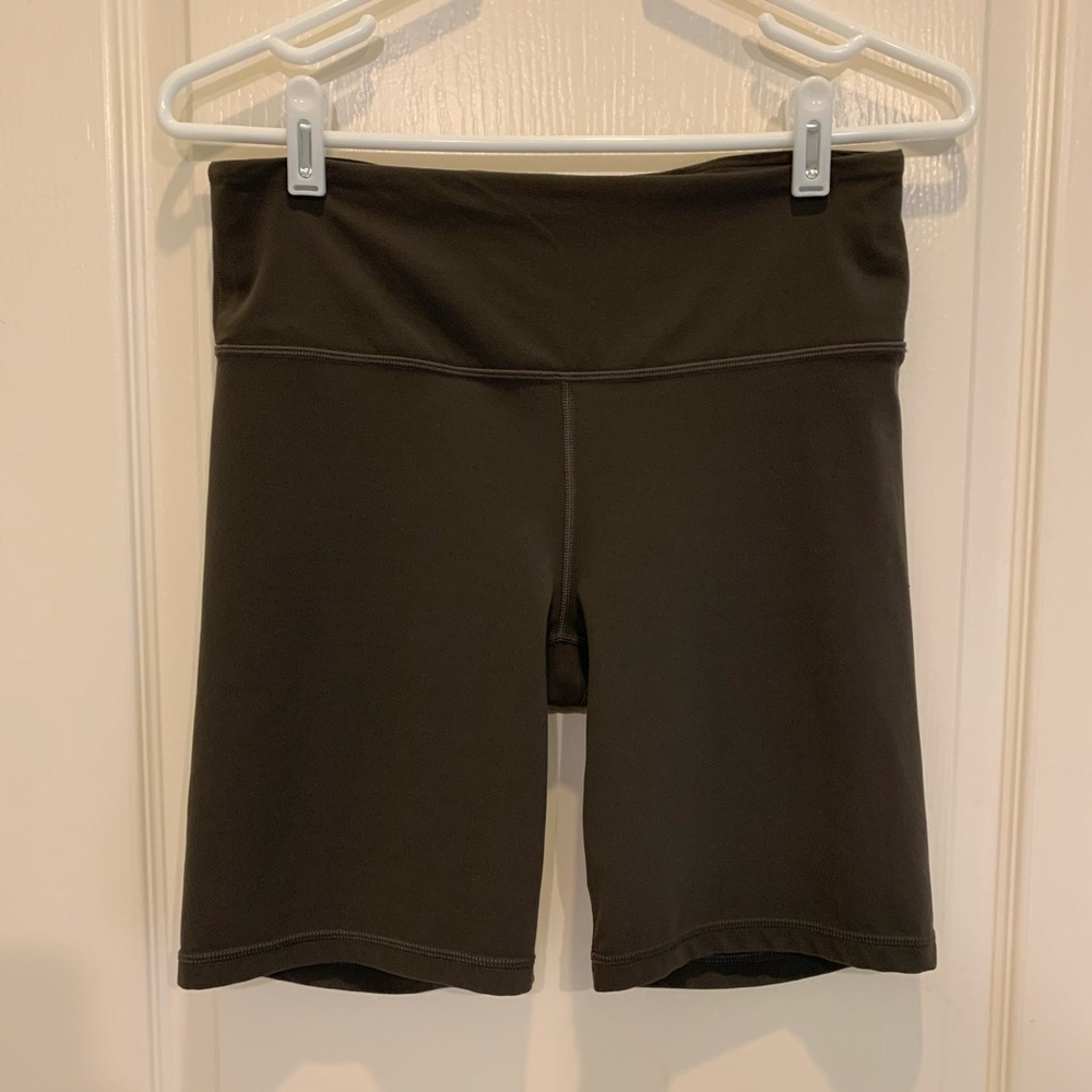 Athleta Elation 8" Short olive gray